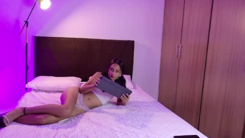 isabella santana online show from 06-19-26, 07:28