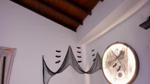 isabella_rosssi1 online show from 10-19-25, 05:02