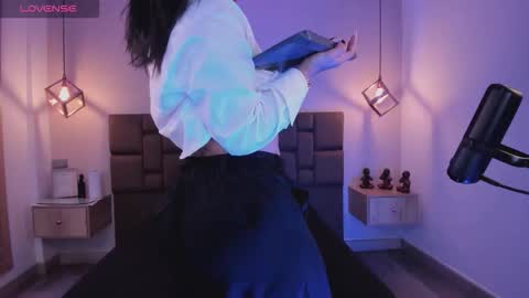 Isa  online show from 10-12-25, 02:10