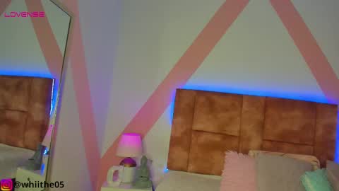 Isabella White online show from 03-08-25, 01:03