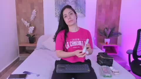 Snapshot of isabella_winkler chatting on 06-18-26, 11:03 isabella_winkler online show from 06-18-26, 11:03