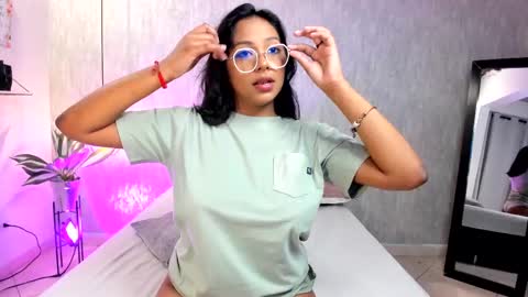 Snapshot of isabella_zc chatting on 02-10-25, 11:36 isabella zc online show from 02-10-25, 11:36