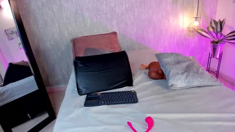 Snapshot of isabella_zc chatting on 02-28-25, 04:20 isabella zc online show from 02-28-25, 04:20