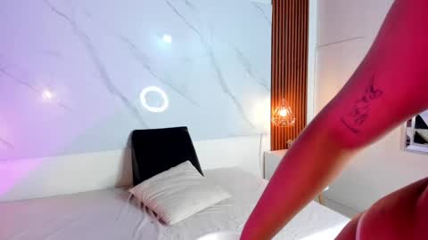 Snapshot of isabella_zc chatting on 10-10-25, 08:08 isabella zc online show from 10-10-25, 08:08