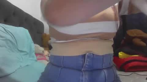 Snapshot of isabellaa_hills_ chatting on 04-30-26, 09:19 isabellaa_hills_ online show from 04-30-26, 09:19