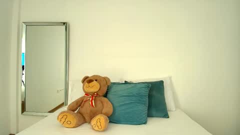 Isabella  online show from 02-21-26, 01:23