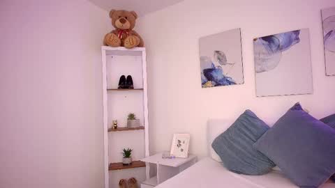 Isabella  online show from 05-29-26, 01:31