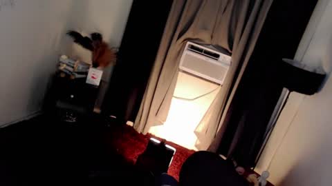 Snapshot of isabellaleights chatting on 06-16-26, 06:05 isabel online show from 06-16-26, 06:05