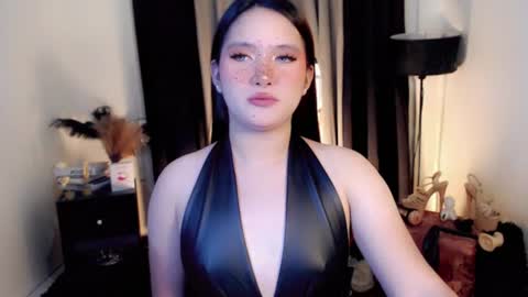 Snapshot of isabellaleights chatting on 06-18-26, 06:24 isabel online show from 06-18-26, 06:24