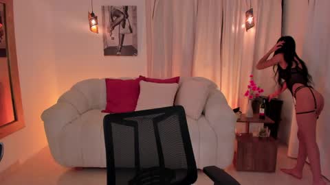Snapshot of isabellalux_ chatting on 04-19-26, 03:55 ISABELLA online show from 04-19-26, 03:55