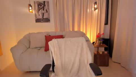 Snapshot of isabellalux_ chatting on 04-28-26, 02:55 ISABELLA online show from 04-28-26, 02:55