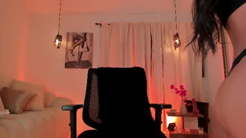 Snapshot of isabellalux_ chatting on 06-14-26, 10:23 ISABELLA online show from 06-14-26, 10:23