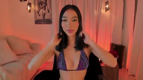 Snapshot of isabellalux_ chatting on 06-18-26, 05:39 ISABELLA online show from 06-18-26, 05:39