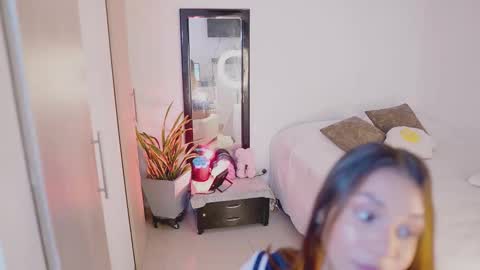 Snapshot of isabellamontier1 chatting on 10-01-25, 04:51 isabella online show from 10-01-25, 04:51