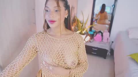 Snapshot of isabellamontier1 chatting on 10-08-25, 04:32 isabella online show from 10-08-25, 04:32