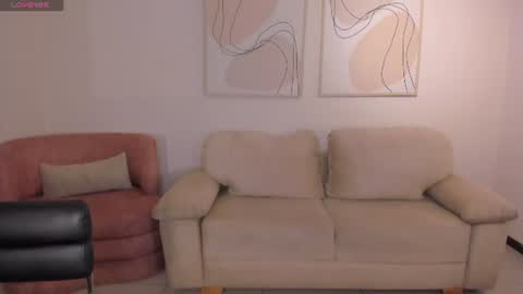 Snapshot of isabellamoretti1 chatting on 06-12-26, 04:44 Isabella Moretti online show from 06-12-26, 04:44