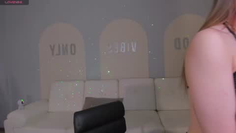 Isabella Moretti online show from 07-25-26, 04:10