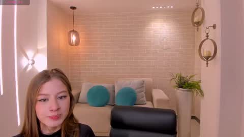 Isabella Moretti online show from 08-05-26, 04:15