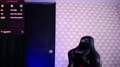 Isabella Mout  online show from 02-10-25, 01:44