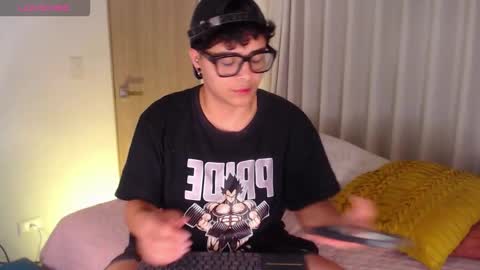 Isabella Mout  online show from 03-13-26, 12:17