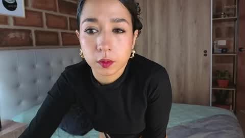Isabela Paz online show from 04-21-26, 12:22