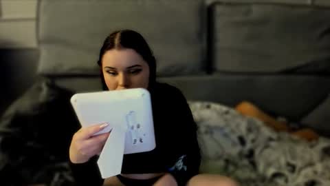 Isabella online show from 09-18-25, 10:01