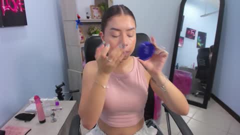 Snapshot of isabellasummer_ chatting on 05-05-26, 01:52 isebella online show from 05-05-26, 01:52