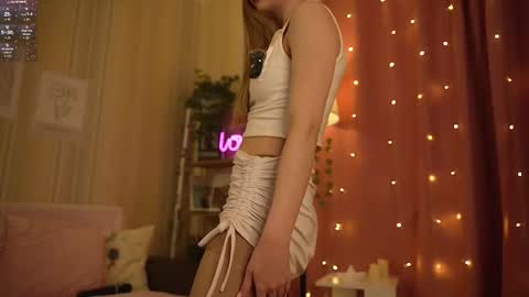 Snapshot of isabellatorrance chatting on 11-14-25, 03:49 Bella online show from 11-14-25, 03:49