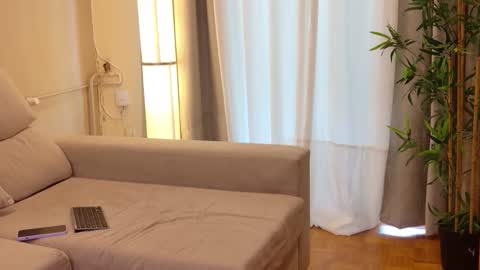 isabellauribe online show from 09-18-25, 01:57