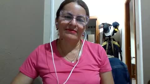 Snapshot of isabellawouti chatting on 05-17-26, 07:54 isabella online show from 05-17-26, 07:54