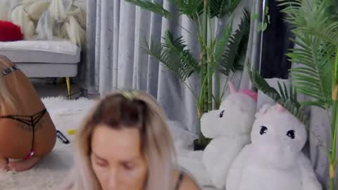 Snapshot of isabelleethan chatting on 06-24-26, 01:04 IsabelleEthan online show from 06-24-26, 01:04