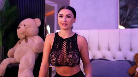 Snapshot of isabellehunt chatting on 09-16-25, 03:51 IsabelleHunt online show from 09-16-25, 03:51