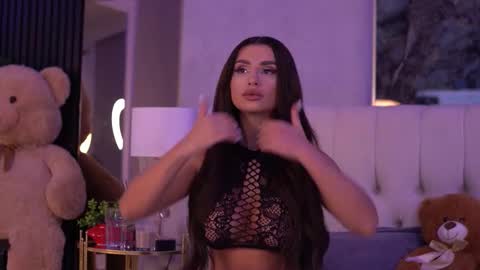 Snapshot of isabellehunt chatting on 10-10-25, 05:28 IsabelleHunt online show from 10-10-25, 05:28