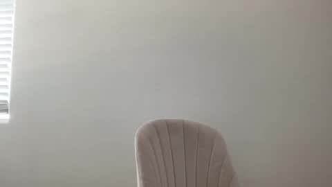 Snapshot of isabellekinsley chatting on 10-29-25, 10:00 isabellekinsley online show from 10-29-25, 10:00