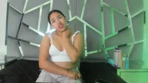 isabellrodriguez18 online show from 01-14-25, 10:48