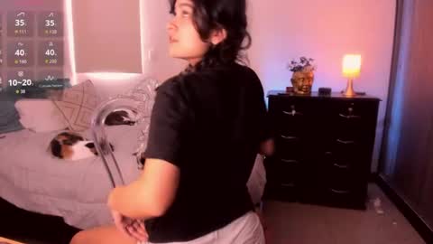 Snapshot of isabelprietoo chatting on 07-14-26, 10:26 Isa online show from 07-14-26, 10:26
