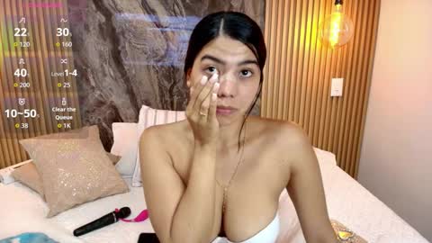 Snapshot of isadora_14 chatting on 10-20-25, 10:32 ISADORA online show from 10-20-25, 10:32