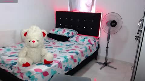 Snapshot of isadora_conde1_ chatting on 05-27-26, 09:23 isadora online show from 05-27-26, 09:23