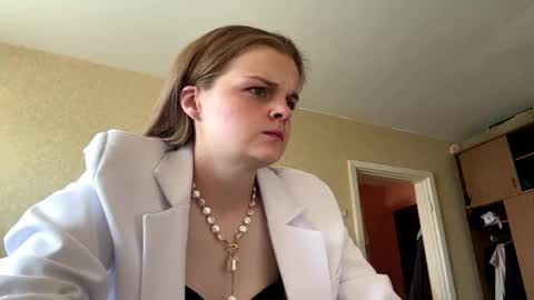 Snapshot of isadorakun chatting on 06-06-26, 02:11 Zara online show from 06-06-26, 02:11
