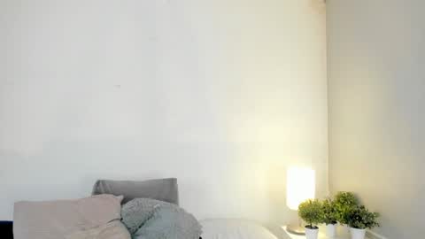 isameow online show from 02-05-25, 12:31