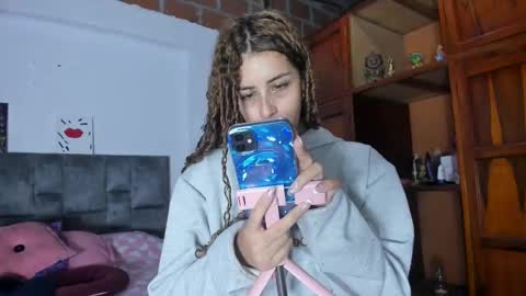 Isabela  online show from 09-26-25, 03:32