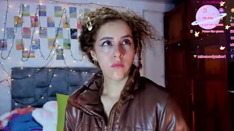 Isabela  online show from 02-15-26, 07:51