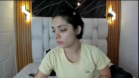 isabel  online show from 03-31-26, 10:04