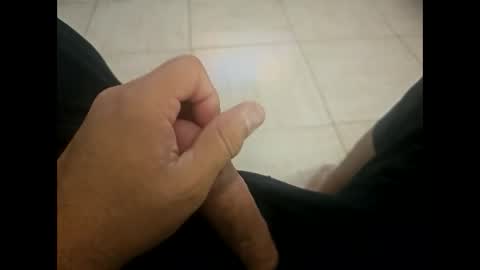 Snapshot of iscrewinutibolt chatting on 01-10-25, 11:22 Carlos online show from 01-10-25, 11:22