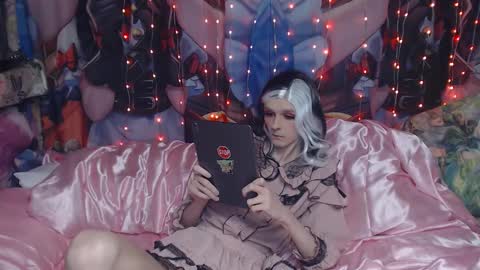 Snapshot of iselestias chatting on 11-27-25, 09:39 Sele online show from 11-27-25, 09:39