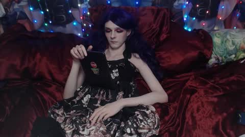 Snapshot of iselestias chatting on 12-20-25, 10:28 Sele online show from 12-20-25, 10:28