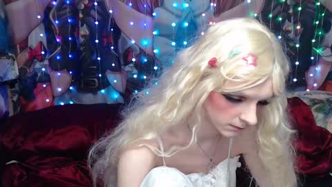 Snapshot of iselestias chatting on 02-25-26, 09:57 Sele online show from 02-25-26, 09:57