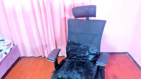 Snapshot of ishanyfalak chatting on 12-21-25, 05:31 Ishanyfalak online show from 12-21-25, 05:31