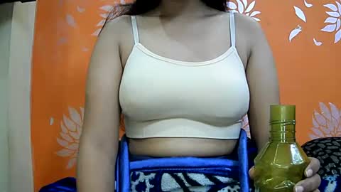 ishika_singh_ online show from 01-13-25, 02:50