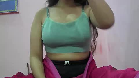 ishika_singh_ online show from 01-15-26, 02:38